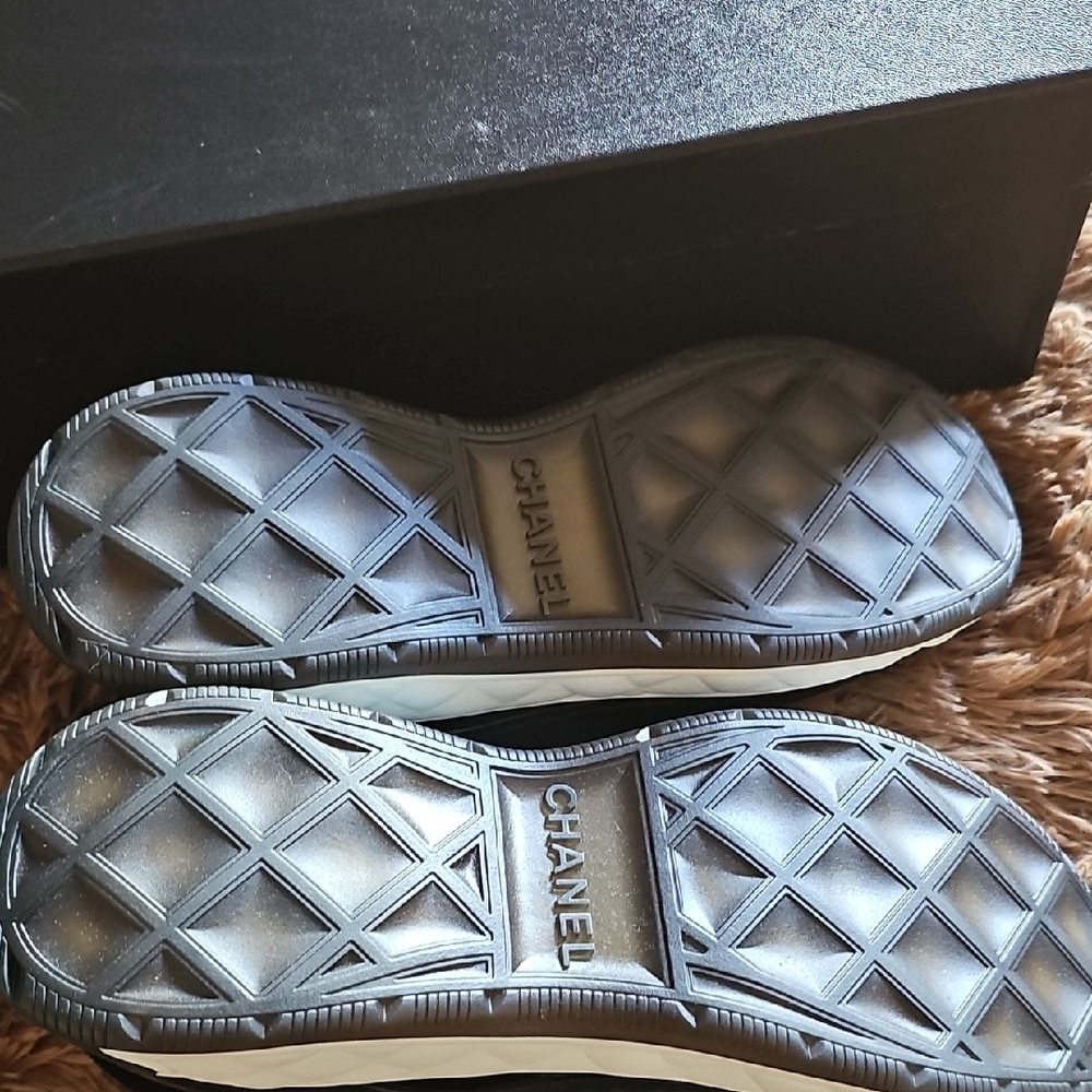 Chanel Black Sneakers with Box - Picture 4 of 6